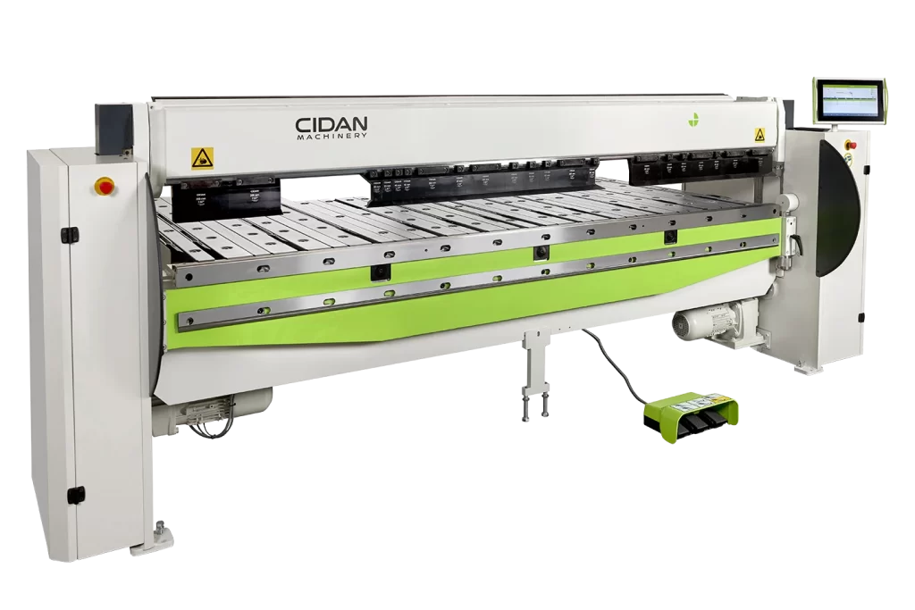 kantvikmaskin med roterbart överprisma mot vit bakgrund