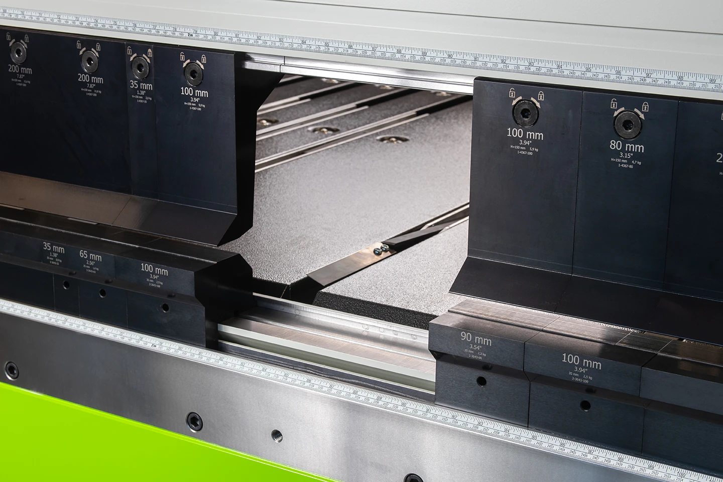 divided lower beam tools in a cidan folding machine pro